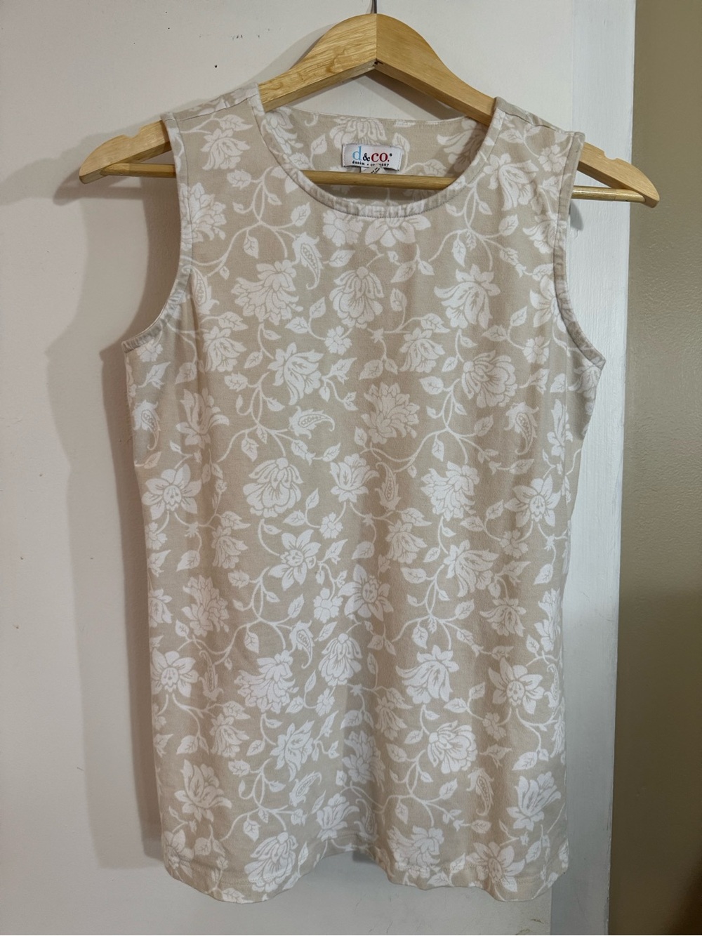 Denim&Co Cream Floral Sleeveless Top